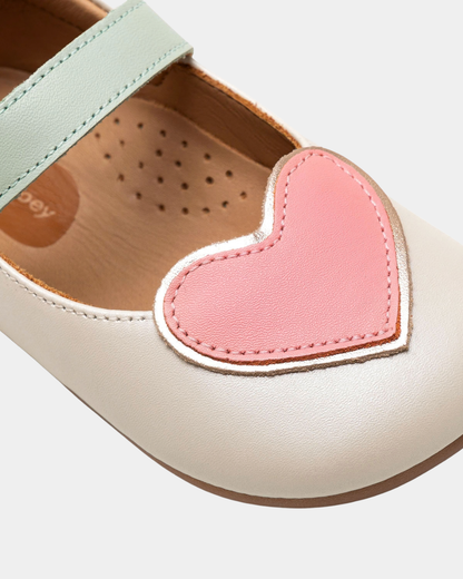 Sabrinas Barefoot Tip Toey Joey Heart