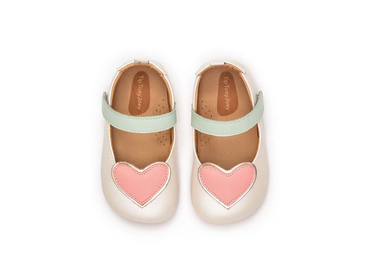 EM BREVE: Sabrinas Barefoot Tip Toey Joey Heart