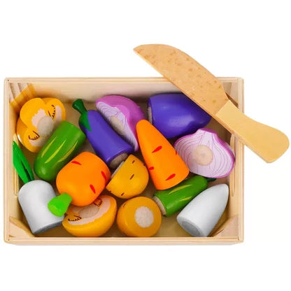 Conjunto de Frutas e Legumes em Madeira com Tábua de Corte
